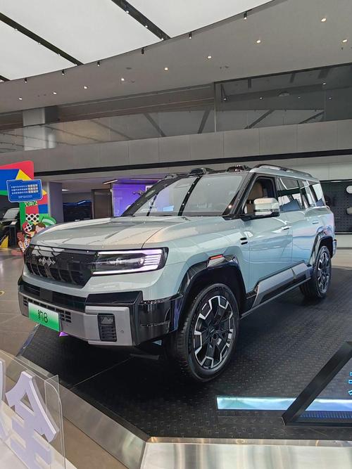 成都282比亚迪方程豹硬派越野的爆款，英菲尼迪35周年与你共成长